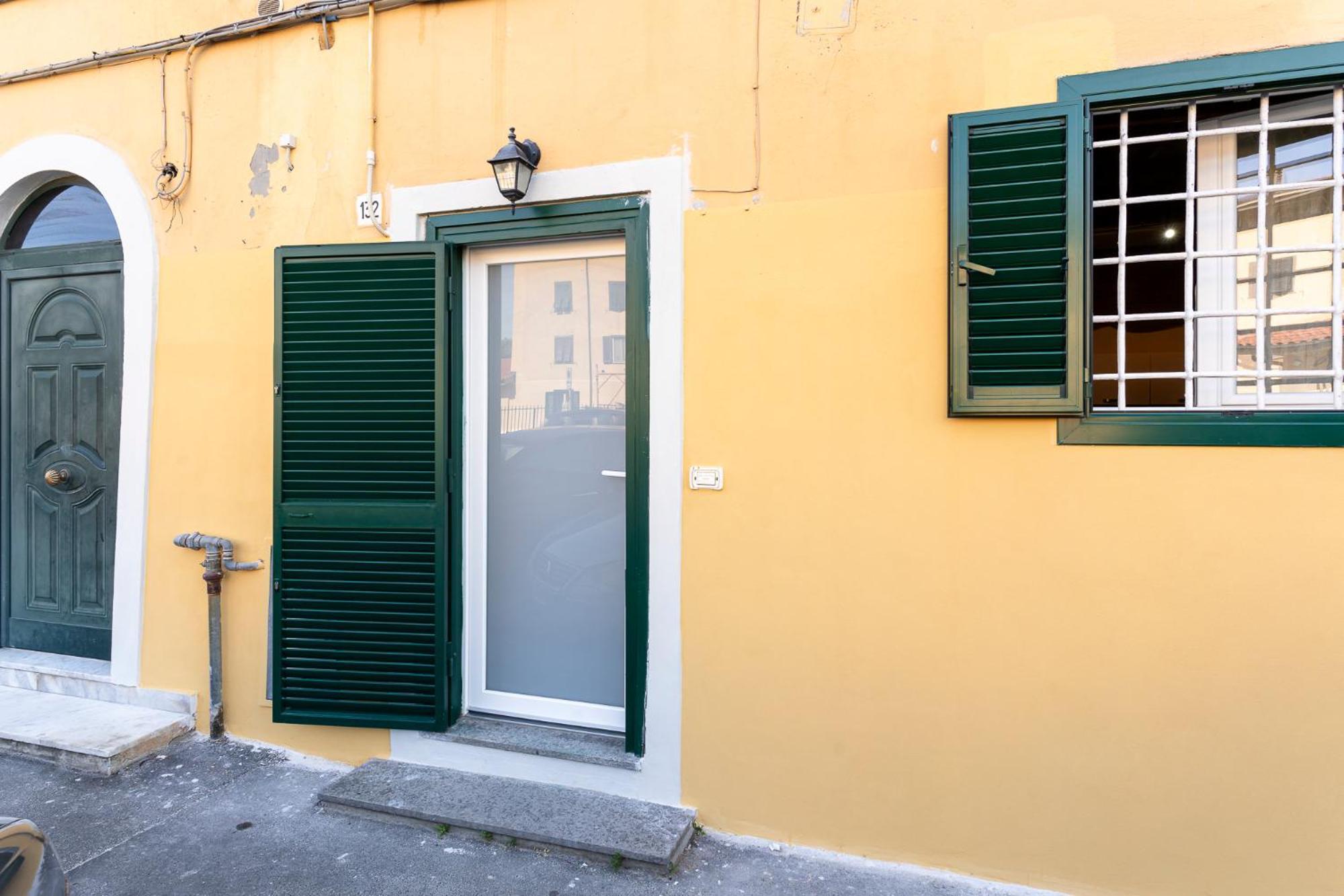 Livorno Yellow Apartament Near The Sea Ngoại thất bức ảnh